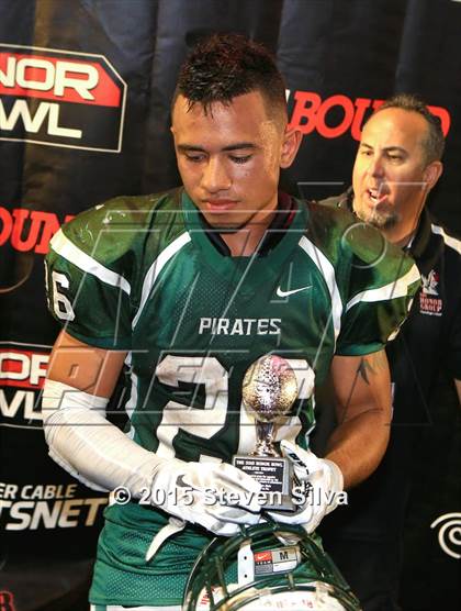Thumbnail 3 in Eastside Catholic vs. Oceanside (2015 SoCal Honor Bowl) photogallery.