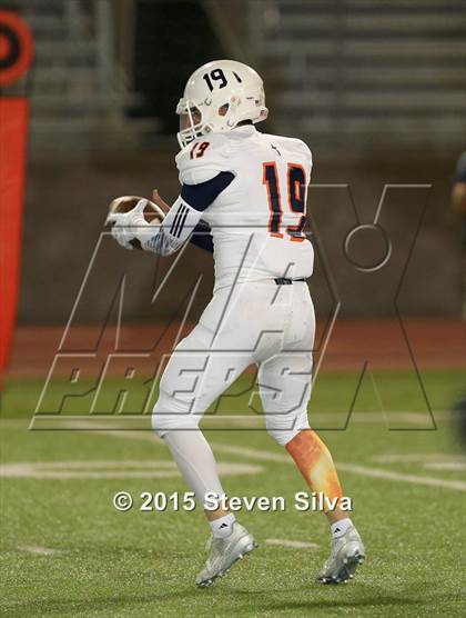 Thumbnail 3 in Eastside Catholic vs. Oceanside (2015 SoCal Honor Bowl) photogallery.