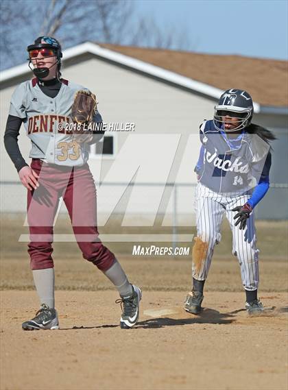 Thumbnail 3 in Bemidji vs Denfeld photogallery.