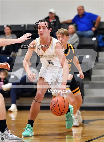 Thumbnail 2 in Chico vs Gordon (Gordon Holiday Ford Classic) photogallery.