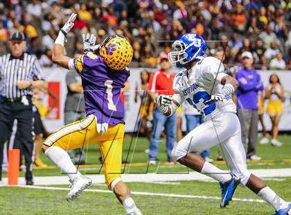 Thumbnail 2 in  Karr vs East Jefferson (LHSAA 4A Final) photogallery.