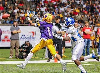 Thumbnail 3 in  Karr vs East Jefferson (LHSAA 4A Final) photogallery.
