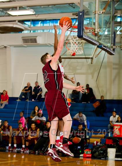 Thumbnail 2 in Bellaire vs Pearland (McDonald's Texas Invitational) photogallery.