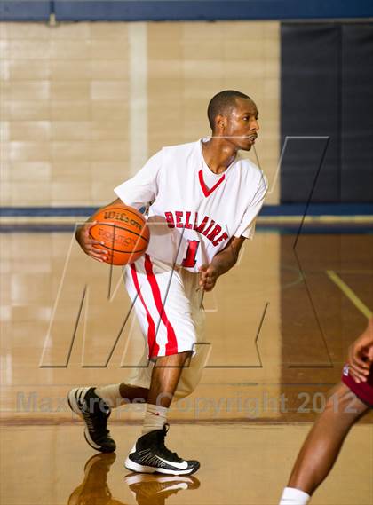 Thumbnail 1 in Bellaire vs Pearland (McDonald's Texas Invitational) photogallery.