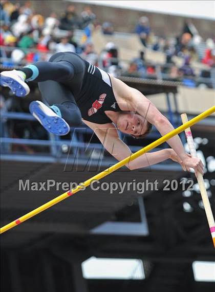 Thumbnail 2 in Penn Relays (Pole Vault) photogallery.