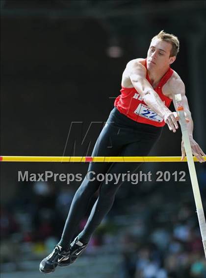Thumbnail 2 in Penn Relays (Pole Vault) photogallery.