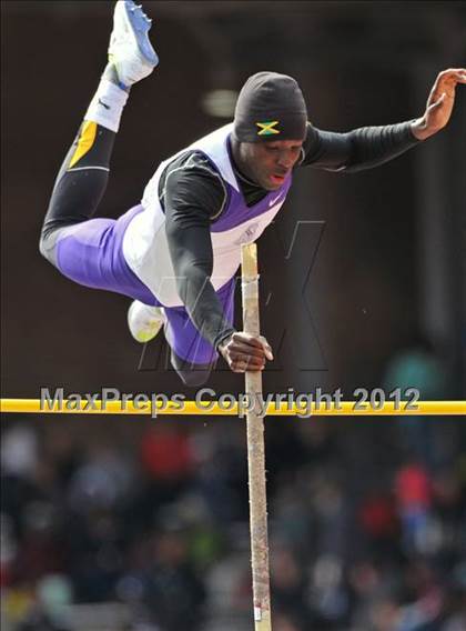 Thumbnail 3 in Penn Relays (Pole Vault) photogallery.