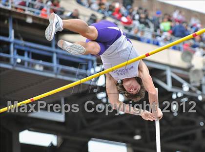 Thumbnail 1 in Penn Relays (Pole Vault) photogallery.