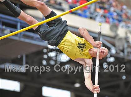 Thumbnail 1 in Penn Relays (Pole Vault) photogallery.