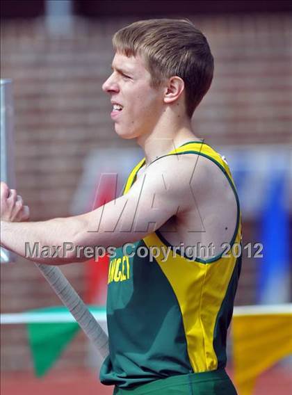 Thumbnail 1 in Penn Relays (Pole Vault) photogallery.