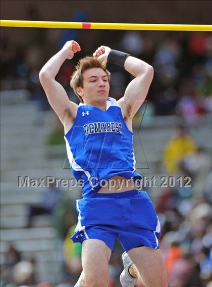 Thumbnail 2 in Penn Relays (Pole Vault) photogallery.