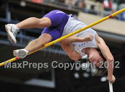 Thumbnail 2 in Penn Relays (Pole Vault) photogallery.