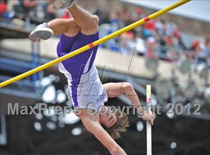 Thumbnail 1 in Penn Relays (Pole Vault) photogallery.