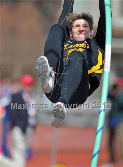 Thumbnail 2 in Penn Relays (Pole Vault) photogallery.