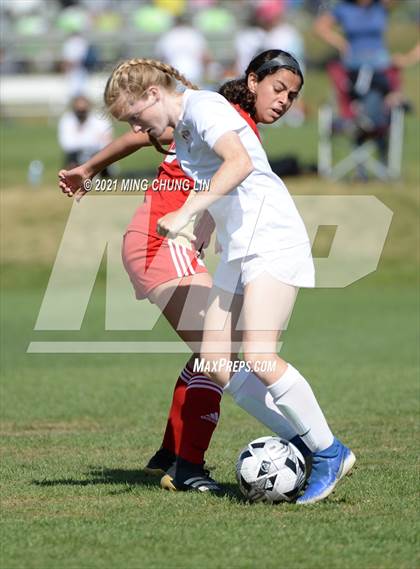 Thumbnail 3 in Mater Dei @ Orange Lutheran photogallery.