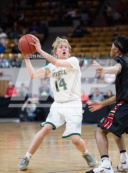 Thumbnail 2 in Rangeview vs. Mountain Vista (CHSAA 5A Final Four) photogallery.