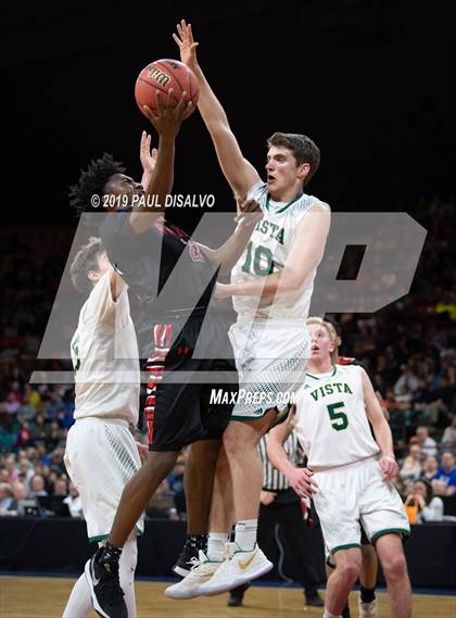 Thumbnail 3 in Rangeview vs. Mountain Vista (CHSAA 5A Final Four) photogallery.