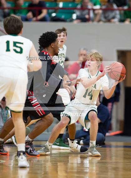 Thumbnail 1 in Rangeview vs. Mountain Vista (CHSAA 5A Final Four) photogallery.