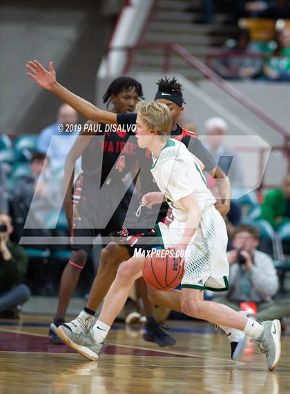 Thumbnail 3 in Rangeview vs. Mountain Vista (CHSAA 5A Final Four) photogallery.