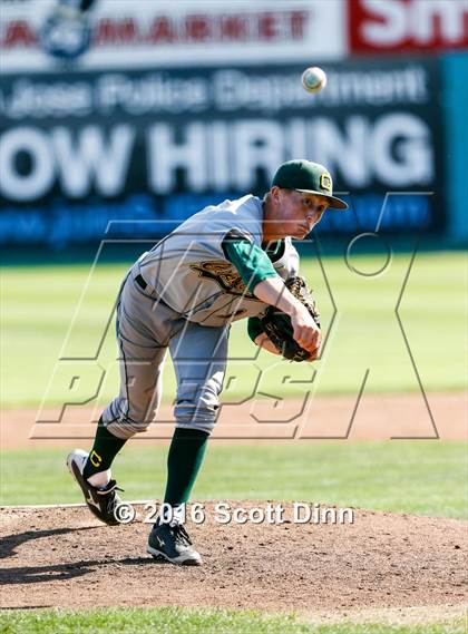 Thumbnail 2 in Menlo School vs Capuchino (CIF CCS D2 Semifinal) photogallery.