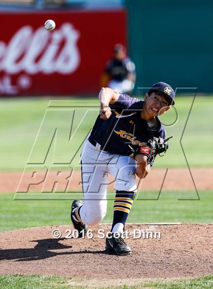 Thumbnail 3 in Menlo School vs Capuchino (CIF CCS D2 Semifinal) photogallery.