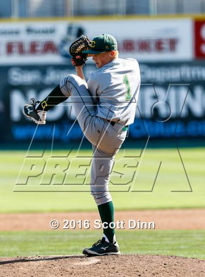 Thumbnail 2 in Menlo School vs Capuchino (CIF CCS D2 Semifinal) photogallery.
