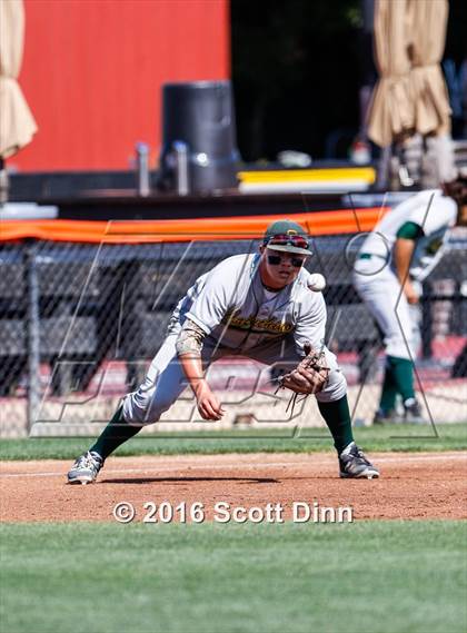 Thumbnail 2 in Menlo School vs Capuchino (CIF CCS D2 Semifinal) photogallery.