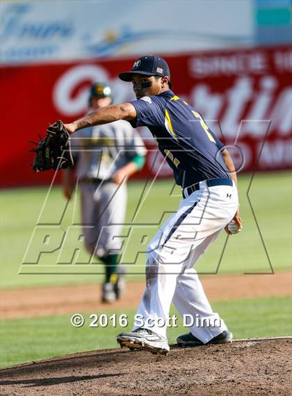 Thumbnail 2 in Menlo School vs Capuchino (CIF CCS D2 Semifinal) photogallery.