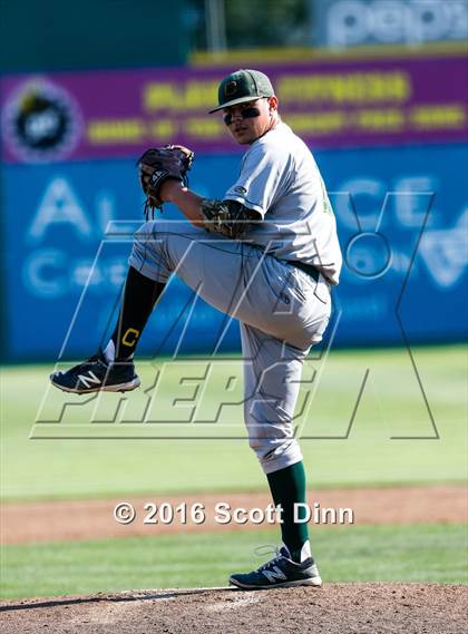 Thumbnail 3 in Menlo School vs Capuchino (CIF CCS D2 Semifinal) photogallery.