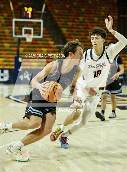 Thumbnail 1 in Crimson Cliffs @ Sky View photogallery.