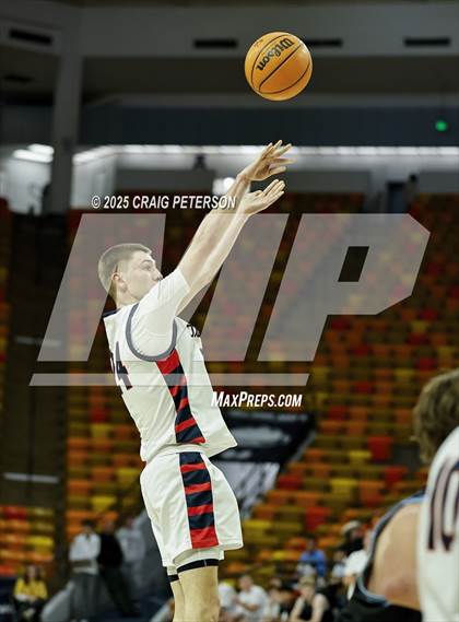 Thumbnail 1 in Crimson Cliffs @ Sky View photogallery.