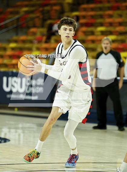 Thumbnail 1 in Crimson Cliffs @ Sky View photogallery.