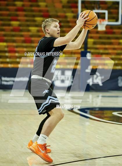 Thumbnail 1 in Crimson Cliffs @ Sky View photogallery.