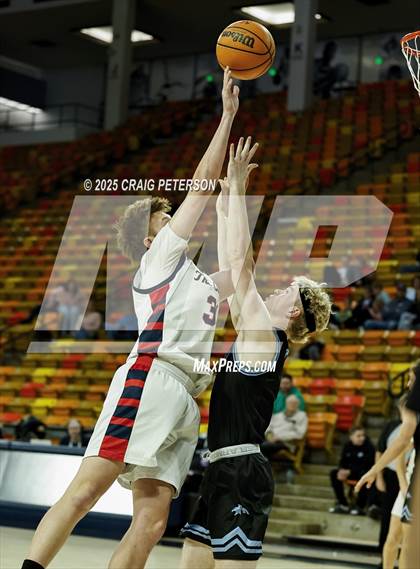 Thumbnail 1 in Crimson Cliffs @ Sky View photogallery.