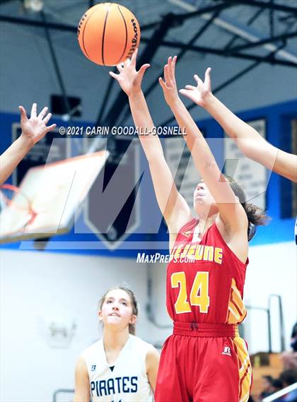 Thumbnail 3 in Lejeune @ Swansboro photogallery.