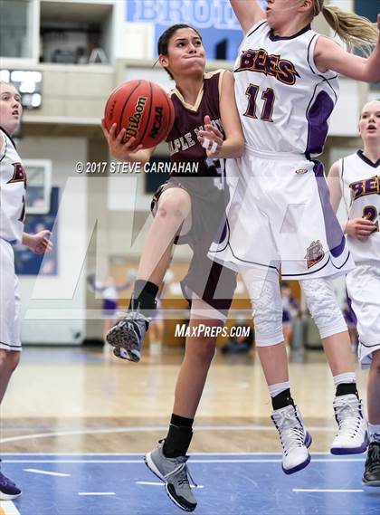 Thumbnail 3 in Maple Mountain vs Box Elder (UHSAA 4A Quarterfinal) photogallery.