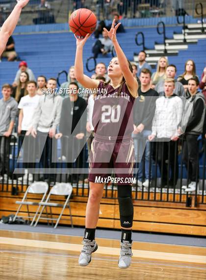 Thumbnail 2 in Maple Mountain vs Box Elder (UHSAA 4A Quarterfinal) photogallery.