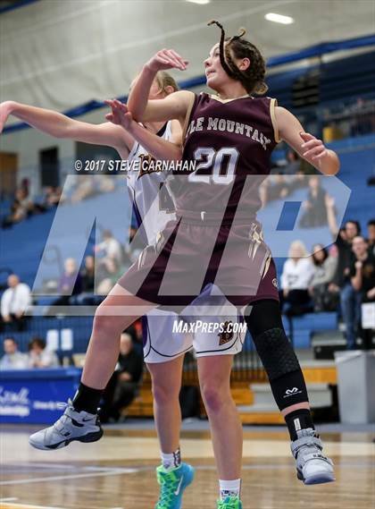 Thumbnail 2 in Maple Mountain vs Box Elder (UHSAA 4A Quarterfinal) photogallery.