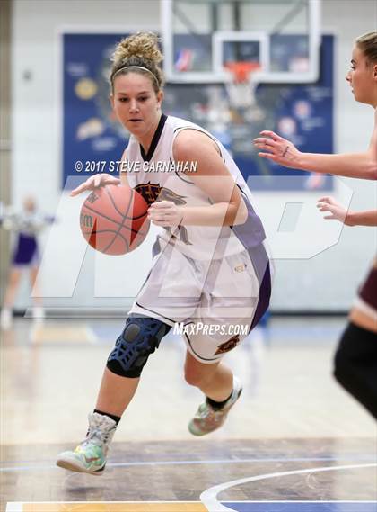 Thumbnail 3 in Maple Mountain vs Box Elder (UHSAA 4A Quarterfinal) photogallery.