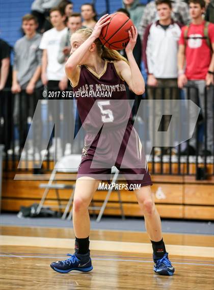 Thumbnail 3 in Maple Mountain vs Box Elder (UHSAA 4A Quarterfinal) photogallery.