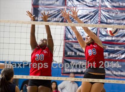 Thumbnail 1 in St. Francis Prep vs Archbishop Molloy photogallery.