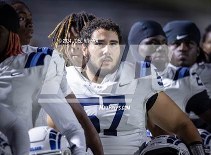 Thumbnail 3 in Alief Elsik vs. Katy (UIL Football 6A D1 Region III Bi-District Playoff) photogallery.