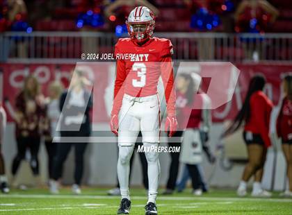 Thumbnail 3 in Alief Elsik vs. Katy (UIL Football 6A D1 Region III Bi-District Playoff) photogallery.