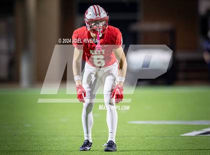 Thumbnail 2 in Alief Elsik vs. Katy (UIL Football 6A D1 Region III Bi-District Playoff) photogallery.