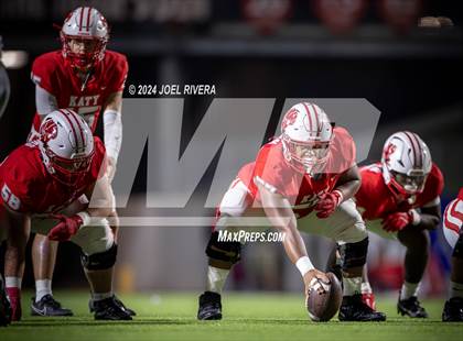 Thumbnail 3 in Alief Elsik vs. Katy (UIL Football 6A D1 Region III Bi-District Playoff) photogallery.