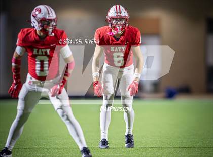 Thumbnail 3 in Alief Elsik vs. Katy (UIL Football 6A D1 Region III Bi-District Playoff) photogallery.