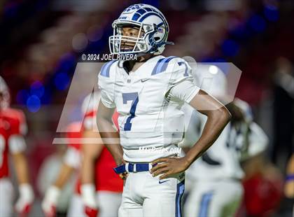 Thumbnail 1 in Alief Elsik vs. Katy (UIL Football 6A D1 Region III Bi-District Playoff) photogallery.