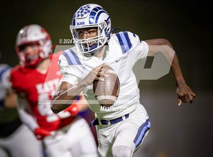 Thumbnail 2 in Alief Elsik vs. Katy (UIL Football 6A D1 Region III Bi-District Playoff) photogallery.