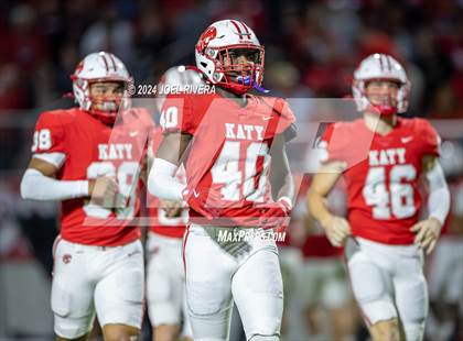 Thumbnail 2 in Alief Elsik vs. Katy (UIL Football 6A D1 Region III Bi-District Playoff) photogallery.