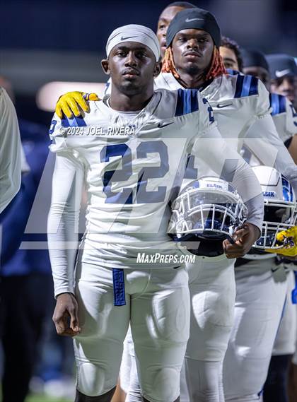 Thumbnail 2 in Alief Elsik vs. Katy (UIL Football 6A D1 Region III Bi-District Playoff) photogallery.